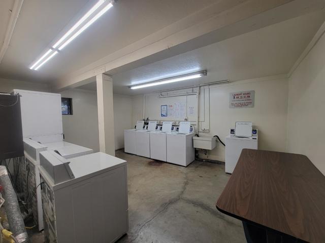 4117 George Avenue, San Mateo CA: https://media.crmls.org/mediaz/73770ff9-b99c-4dfc-9d4d-4d758a311873.jpg