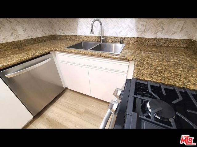 1818 Glendon Avenue, Los Angeles CA: https://media.crmls.org/mediaz/73777287-c093-4084-a470-ec31d518ef39.jpg