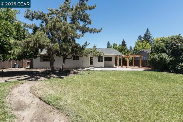 881 Autumn Dr, Walnut Creek CA: https://media.crmls.org/mediaz/73777c06-b124-4d28-b26b-0a64f0a58489.jpg