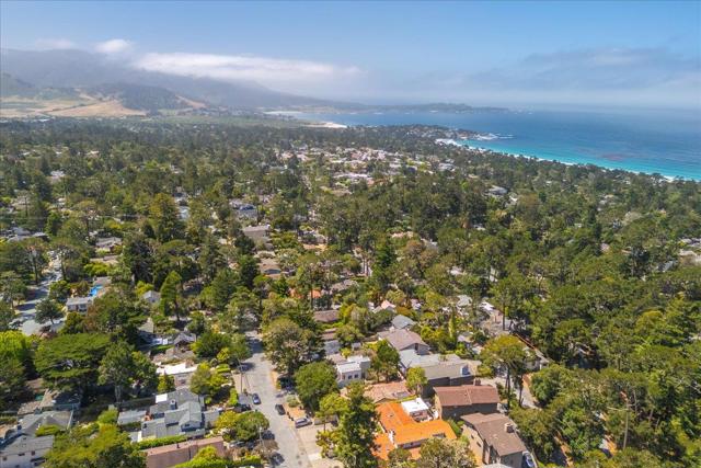 24826 Santa Fe Street, Carmel CA: https://media.crmls.org/mediaz/7377c964-2eb2-41fe-a451-65a1e1e7f138.jpg