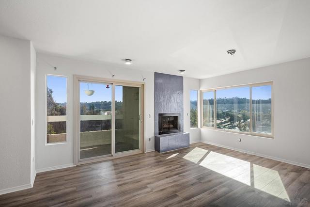 10400 caminito Cuervo, San Diego CA: https://media.crmls.org/mediaz/7377e0a0-6f1f-496e-9de5-1869bd5ea8b3.jpg