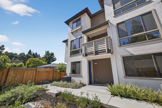 955 Woodside Road, Redwood City CA: https://media.crmls.org/mediaz/73780232-0259-4690-a9e5-42d7a3d49e8c.jpg