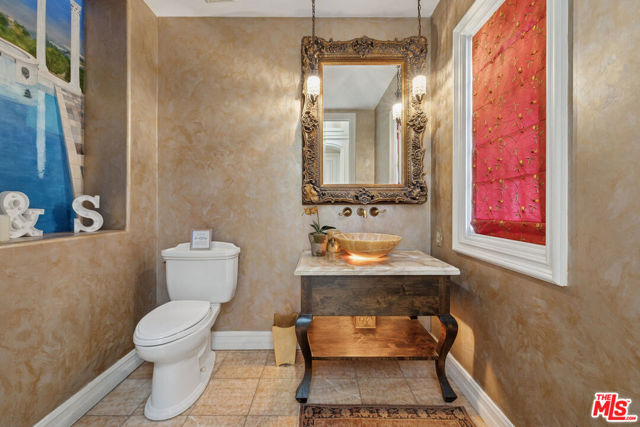 19016 Devonport Lane, Tarzana CA: https://media.crmls.org/mediaz/7378ac4c-bc78-450f-8dd2-460137f411f6.jpg