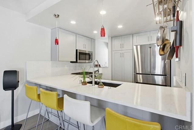 Detail Gallery Image 7 of 41 For 3350 Cherokee Ave #25,  San Diego,  CA 92104 - 2 Beds | 2/1 Baths