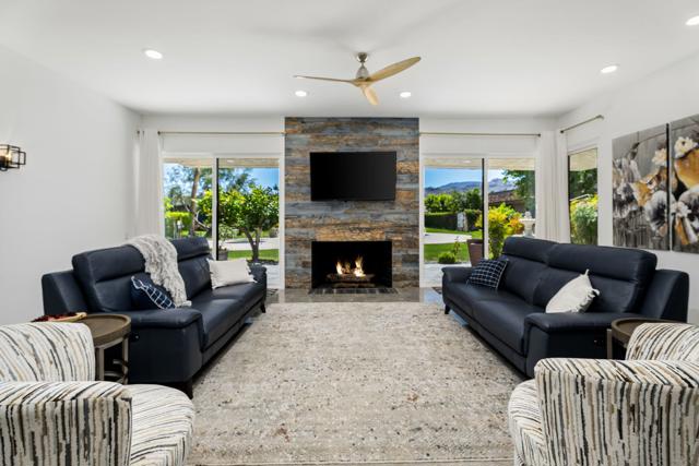 1 Temple Court, Rancho Mirage CA: https://media.crmls.org/mediaz/7379260b-6904-4c77-96ad-f9b8442e3fba.jpg