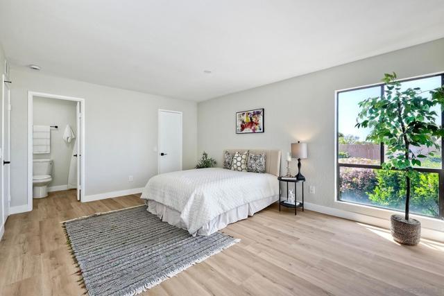 9209 Village Glen Dr, San Diego CA: https://media.crmls.org/mediaz/73793773-e3ec-47bc-a0b2-478681320c06.jpg