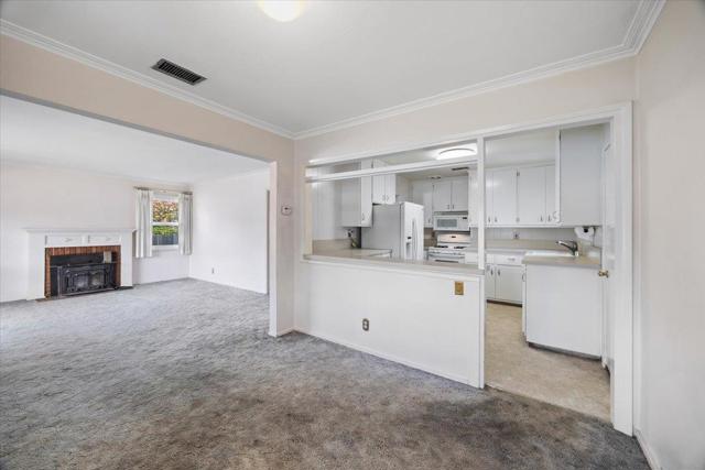 701 Poinsettia Avenue, San Mateo CA: https://media.crmls.org/mediaz/737977bd-bc88-492a-b404-f3593e57136a.jpg