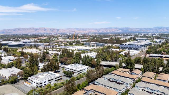 129 Ivory Palm Terrace, Sunnyvale CA: https://media.crmls.org/mediaz/737a96bd-3c68-46d8-8434-0c2b8bd5bd32.jpg