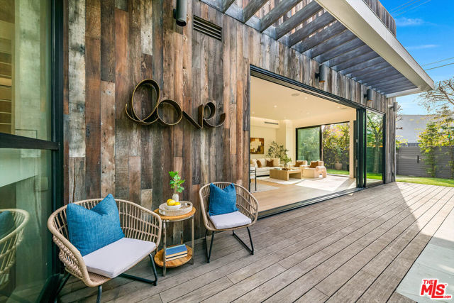 1620 Electric Avenue, Venice CA: https://media.crmls.org/mediaz/737ac1fe-2693-4622-a8f8-5e62e5991a94.jpg