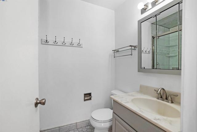Image 17 of 31 For 37690 Los Arboles Dr