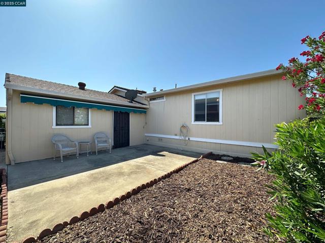 1840 Paris Ln, Antioch CA: https://media.crmls.org/mediaz/737c023a-ce07-49ae-98dd-8a7206c8e266.jpg