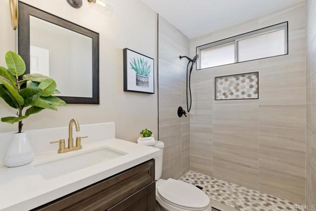 Detail Gallery Image 13 of 33 For 3589 Nina St, Oceanside,  CA 92056 - 2 Beds | 1 Baths