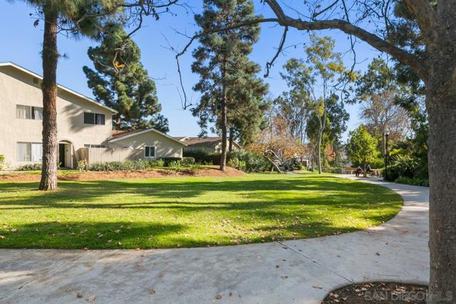 4186 Camino Islay, San Diego CA: https://media.crmls.org/mediaz/737df37e-2b56-4dd5-b7fa-4bb17319bfc2.jpg