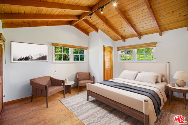 33269 Mulholland Highway, Malibu CA: https://media.crmls.org/mediaz/737dfb9d-95ef-418e-8c68-71059297b033.jpg