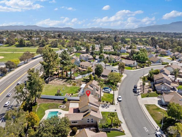 41910 Humber Drive, Temecula CA: https://media.crmls.org/mediaz/737e4ece-9139-40e8-a3d1-73727ede850f.jpg