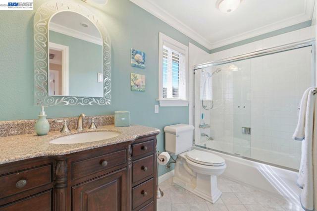 Image 32 of 40 For 2481 Palmira Pl