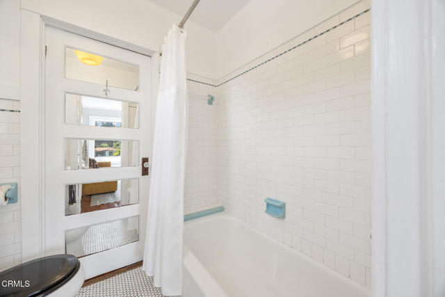 Detail Gallery Image 12 of 43 For 2116 Apex Ave, Los Angeles,  CA 90039 - 3 Beds | 2 Baths