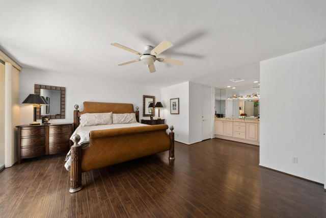 76895 Lark Drive, Indian Wells CA: https://media.crmls.org/mediaz/73807e67-b815-406c-a0b8-199ad0dc8bbc.jpg