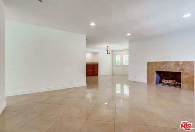 687 Mount Carmel Drive, Claremont CA: https://media.crmls.org/mediaz/73808801-1ada-4408-a246-8f32a12619e3.jpg
