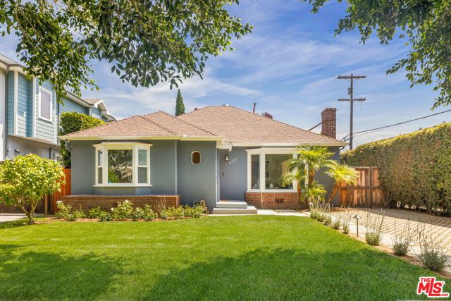 2590 Armacost Avenue, Los Angeles CA: https://media.crmls.org/mediaz/7380a512-7b53-4341-ac63-c69ba66d553d.jpg