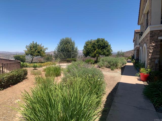 1710 Montilla, Santee CA: https://media.crmls.org/mediaz/7380cc92-13cf-42a1-8200-db9515582fa1.jpg