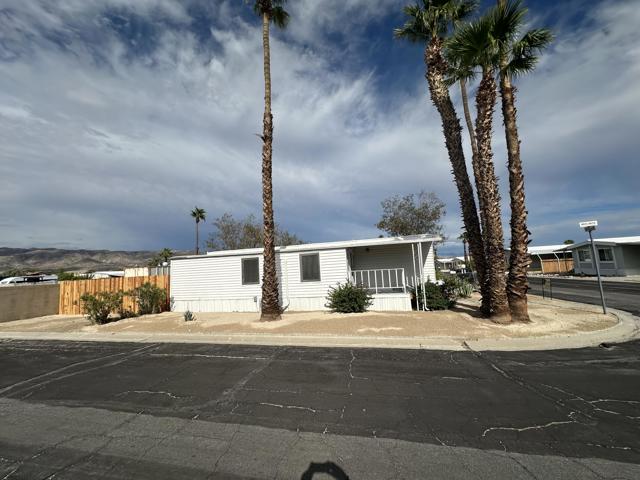14777 Palm Drive, Desert Hot Springs CA: https://media.crmls.org/mediaz/7381113a-87ad-4455-8d4e-3deba3857f3d.jpg