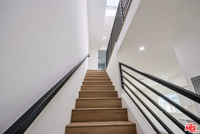 954 N Kingsley Drive, Los Angeles CA: https://media.crmls.org/mediaz/7381dda6-ee9b-4376-ab05-3726368cba12.jpg