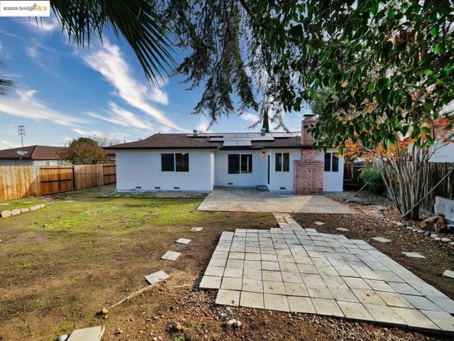 2112 Matthew CT, Pittsburg CA: https://media.crmls.org/mediaz/738263c0-cd76-414b-9220-f7d7bb22aa13.jpg