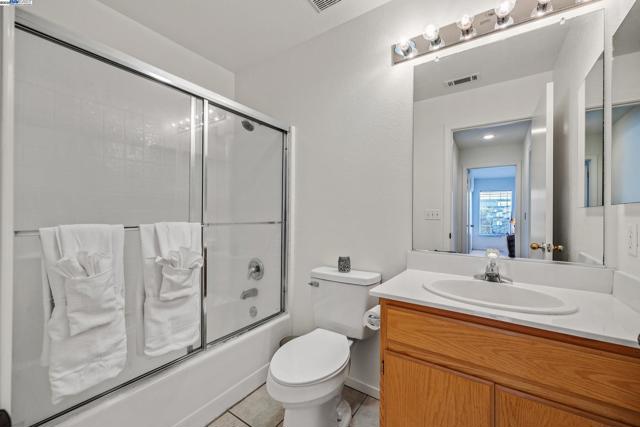 6997 Foxtail Dr, Livermore CA: https://media.crmls.org/mediaz/7384bbd8-3187-441d-a0a7-399078e65a38.jpg