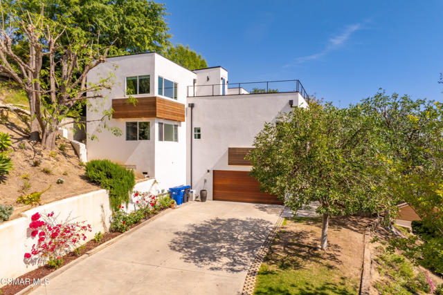 28333 Foothill Drive, Agoura Hills CA: https://media.crmls.org/mediaz/7384d065-ab31-4c1f-a000-984347b88315.jpg