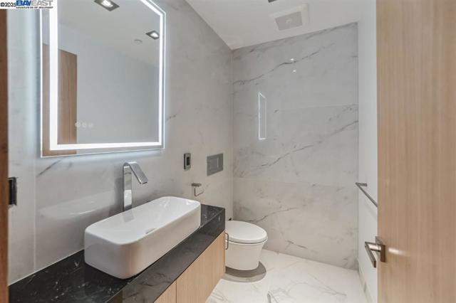 1208 Stanyan St, San Francisco CA: https://media.crmls.org/mediaz/73856622-a094-49f6-8c80-1ed699b6f1f6.jpg