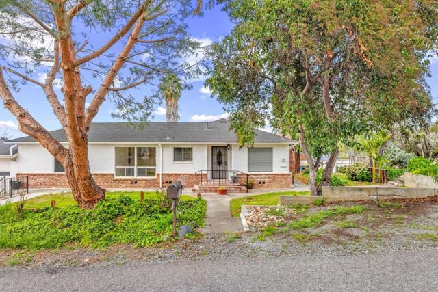 2363 Pleasant Acres Drive, San Jose CA: https://media.crmls.org/mediaz/738589c3-c9e5-4bdf-a16a-e0f901693250.jpg