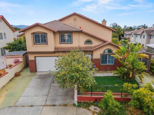 1392 New Hampshire Court, Salinas CA: https://media.crmls.org/mediaz/73859b4e-353e-411f-84bf-3a83f9ba63b2.jpg