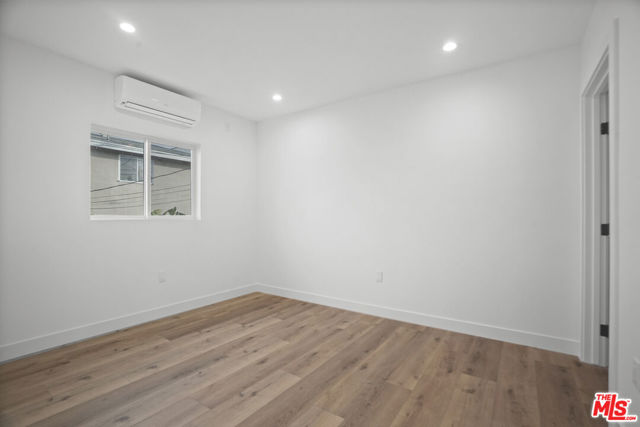 2808 S Cloverdale Avenue, Los Angeles CA: https://media.crmls.org/mediaz/7386dbd0-ce1f-439c-bae7-785173cc2ac5.jpg