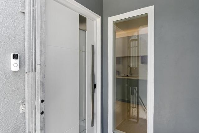 1815 18th Avenue, San Francisco CA: https://media.crmls.org/mediaz/7386fcb8-3769-46b2-9f3e-5e387ec5c192.jpg