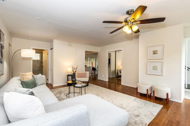 Image 11 of 37 For 3888 Delmont Ave.