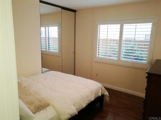 4251 Sturgeon Ct, San Diego CA: https://media.crmls.org/mediaz/73873c74-4665-433d-9d00-97a362296be1.jpg