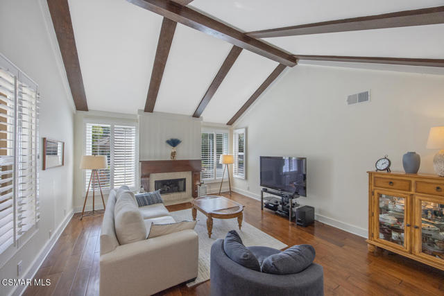 1732 Crooked Trail Place, Westlake Village CA: https://media.crmls.org/mediaz/7387d24c-feb4-434e-b295-e7ecdb9fb3dd.jpg