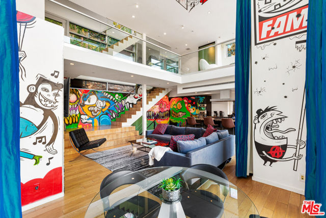 2738 Rinconia Drive, Los Angeles CA: https://media.crmls.org/mediaz/73882c02-e34f-43be-8199-bc762c6b9d8c.jpg