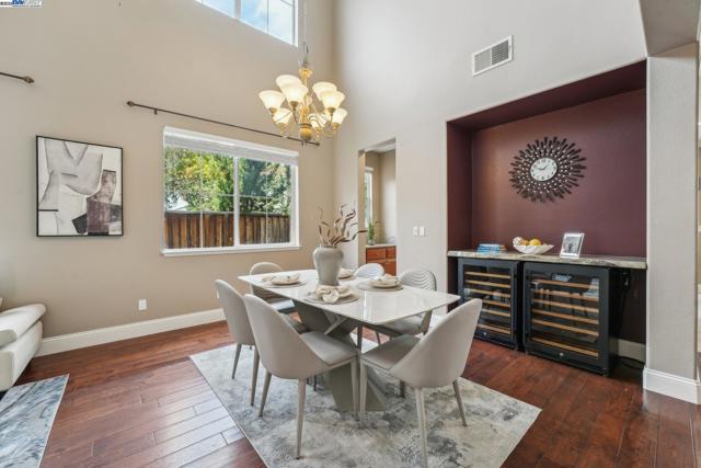 632 S Comunidad Street, Mountain House CA: https://media.crmls.org/mediaz/73883368-962c-471a-99e2-a2a2052f15ea.jpg