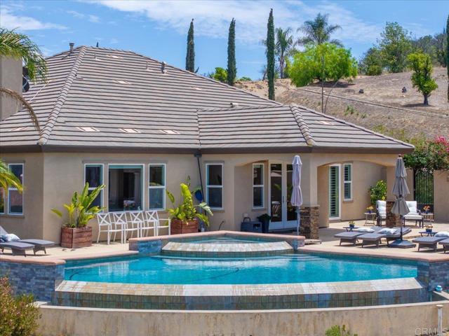 31662 Orange Blossom Ct, Valley Center CA: https://media.crmls.org/mediaz/7388e912-59a3-4959-88a8-a77cf5a9857e.jpg