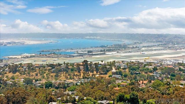 3211 5Th Ave, San Diego CA: https://media.crmls.org/mediaz/73894656-d8b3-4dc9-99ef-683f3679d922.jpg