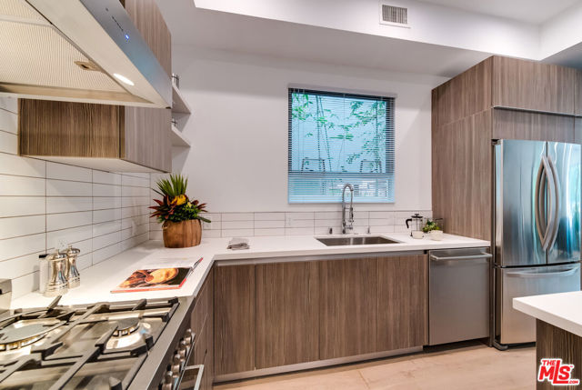 723 HUNTLEY Drive, West Hollywood CA: https://media.crmls.org/mediaz/738a2167-1bae-4919-aeed-d5300728015f.jpg