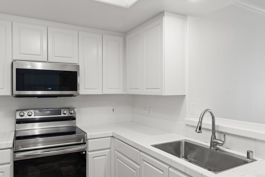 9237 Regents Road - photo 16