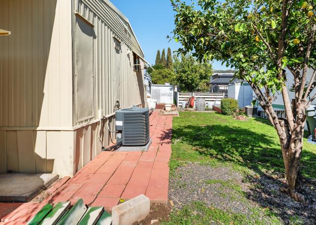 2700 Valley Parkway, Escondido CA: https://media.crmls.org/mediaz/738b15d8-3dfd-41b7-b461-cac1005f1a35.jpg