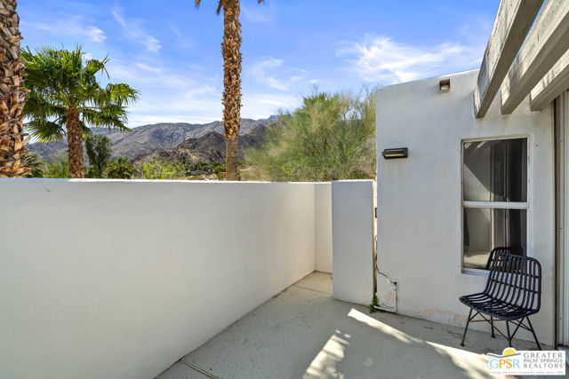 770 N Girasol Court, Palm Springs CA: https://media.crmls.org/mediaz/738bbde2-e7c4-403c-8675-633ab31b6f38.jpg