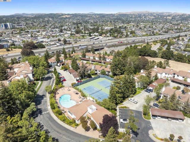 21228 Gary Dr, Hayward CA: https://media.crmls.org/mediaz/738c050a-9ee6-4ff2-9f18-258fbc6fe93d.jpg