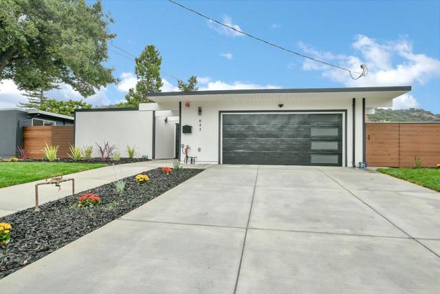 642 Appleberry Drive, San Rafael CA: https://media.crmls.org/mediaz/738c459d-f2d4-4cbf-9006-cde5b70c8ff0.jpg