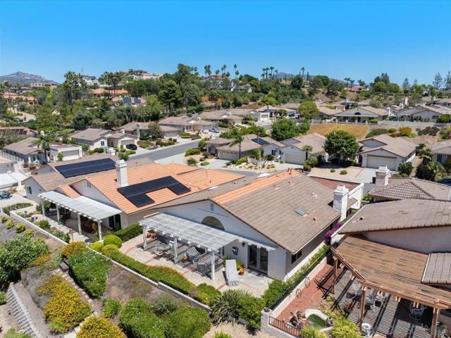 13338 Corte De Chucena, San Diego CA: https://media.crmls.org/mediaz/738c4d30-330e-4708-a295-00f29eb5a11f.jpg