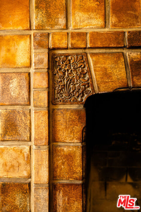 https://media.crmls.org/mediaz/738d0719-1971-4bc8-bd3f-3d3fd6601548.jpg?preset=X-Large